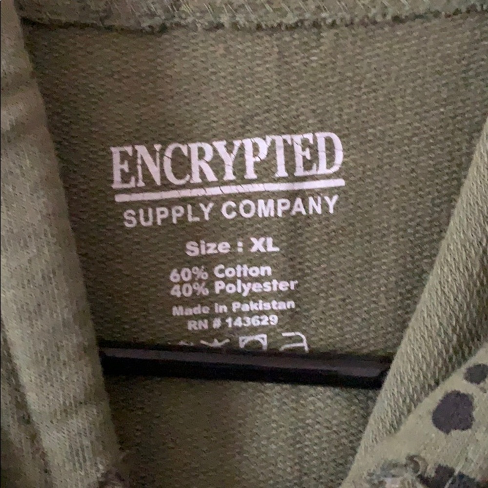 Clothing - Picture 3 of 3